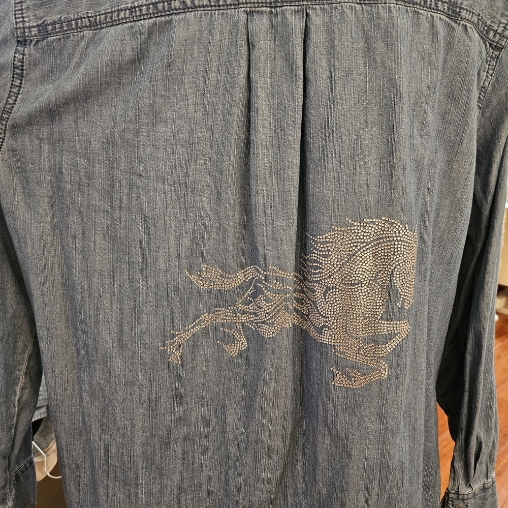 Ladies "shacket"can be worn as a shirt or jacket - Picture 2 of 2